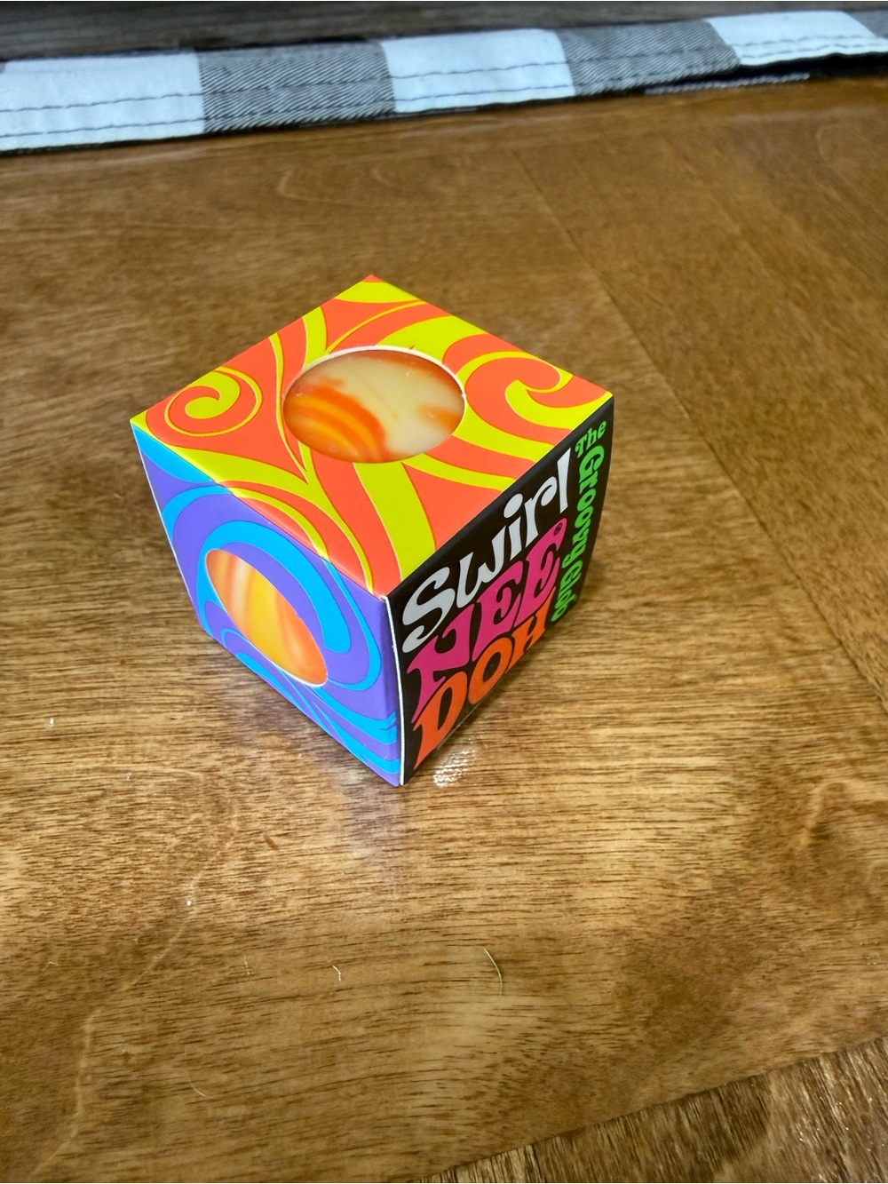 NeeDoh Swirl groovy glob- Orange Swirl